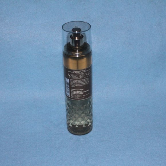 BATH AND BODY WORKS: Golden Berry Mistletoe Body Spray & Mist - Picture 2 of 2